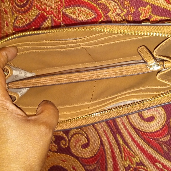 Michael Kors Jet Set Studded Continental Leather Wallet NWT - Picture 11 of 13